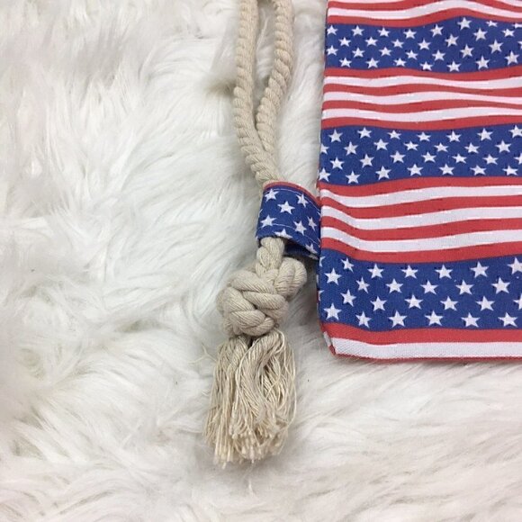 NWOT Anna & Ava Soho Sling Backpack Patriotic Stars Stripes Hobo Bag Tote Pool - Picture 5 of 6